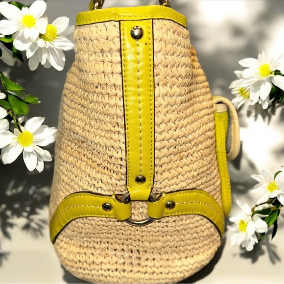COACH Straw Pocket Tote •2012 #22904 Woven Raffia w/lime green leather - Picture 3 of 10
